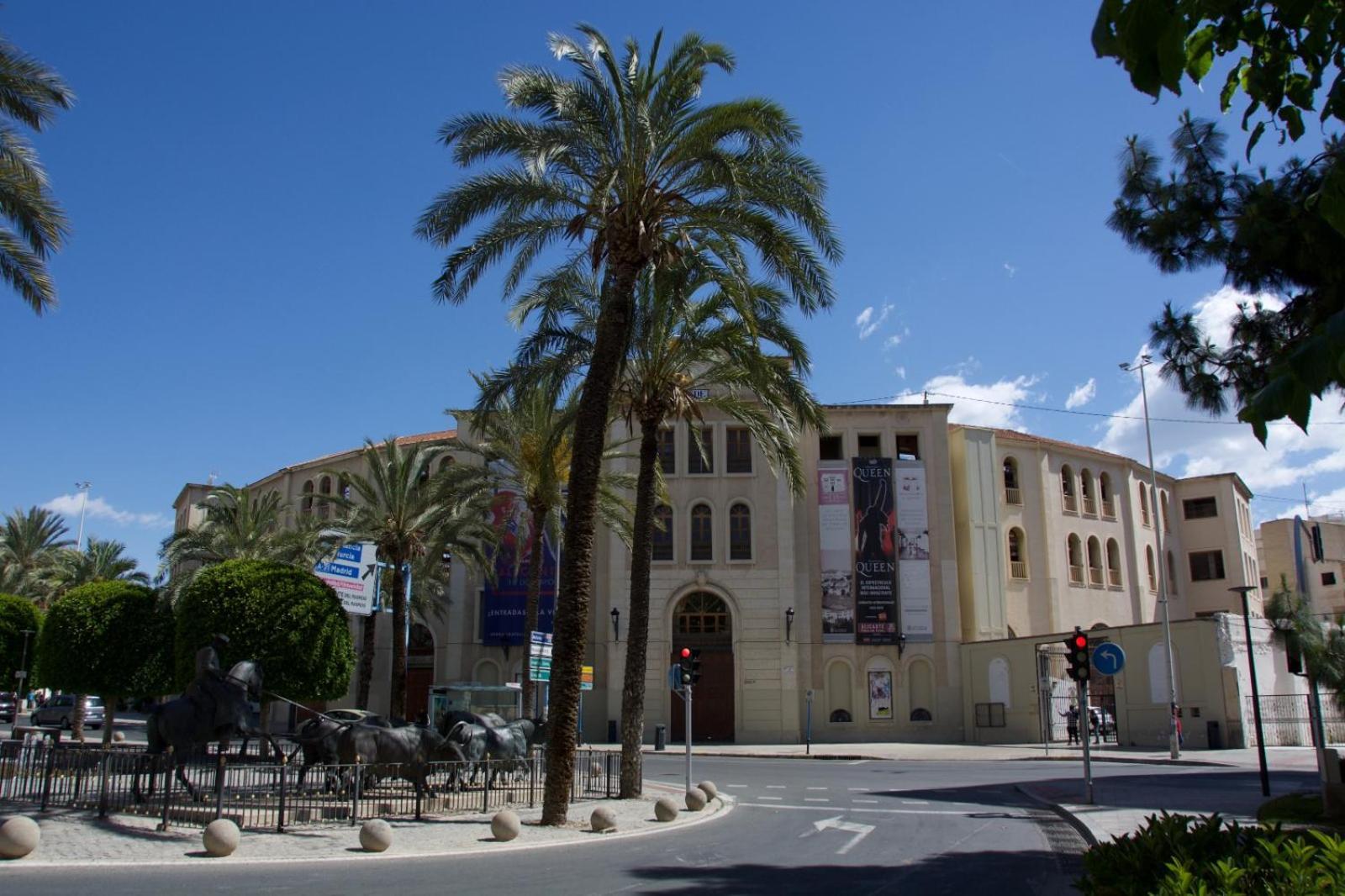 Centrico Apartamento Familiar Con Patio Privado Alicante Buitenkant foto